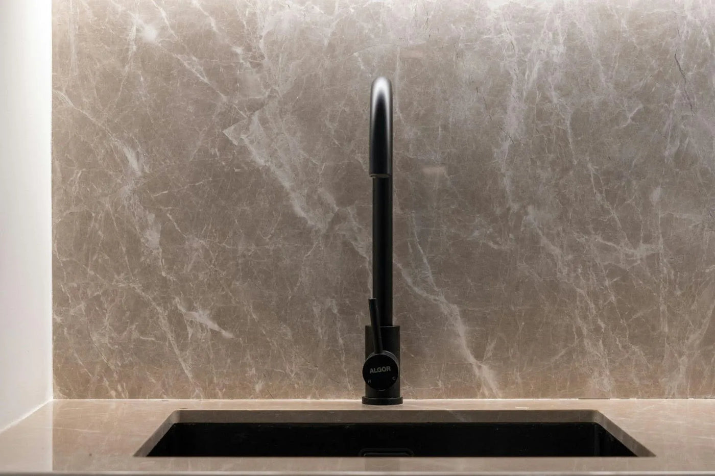 Travertine Patch Kit for Chips, Cracks and Surface Flaws