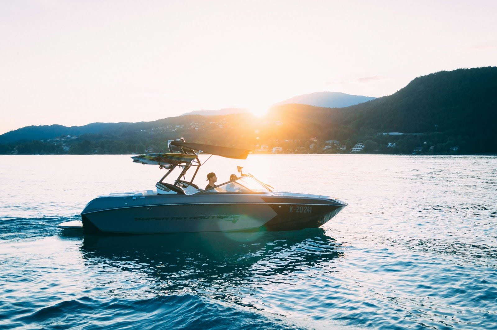 The Best Fibreglass Repair Kit for Fixing Boat Chips & Cracks